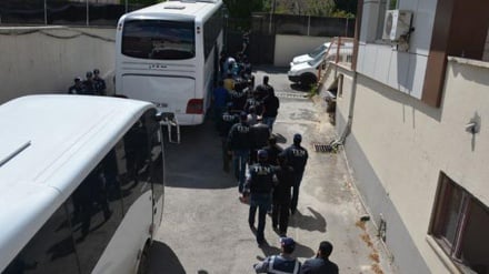 Gaziantep’te iki polisin hayatını kaybettiği saldırıyla ilgili 32 kişi tutuklandı