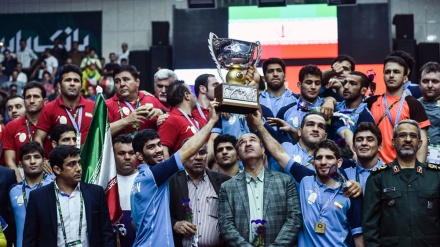 Final do Mundial de Luta greco-romana 2016 em Shiraz ( cidade no sudoeste do Irã )