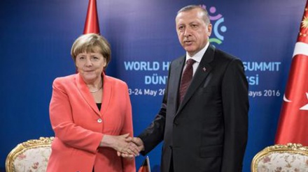 Armenia: Merkel, relazioni Turchia-Germania sono solide