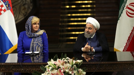 イランとクロアチアの大統領が記者会見