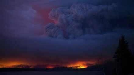 Alberta: l’évacuation des sinistrés se poursuit