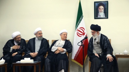 Puntos de vista de Líder de la RII  (en su reunión con los miembros de la Asamblea  de Expertos)  