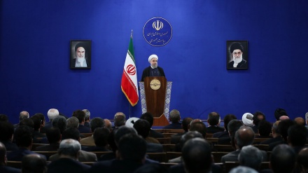 イラン大統領、「問題の解決は、政府と国会の協力次第」