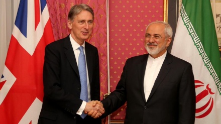 Zarif e Hammond discutem as relações bancárias em fase de implementação JCPOA