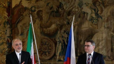 Alto oficial nuclear do Irã se reúne com o premiê Checo , em Praga