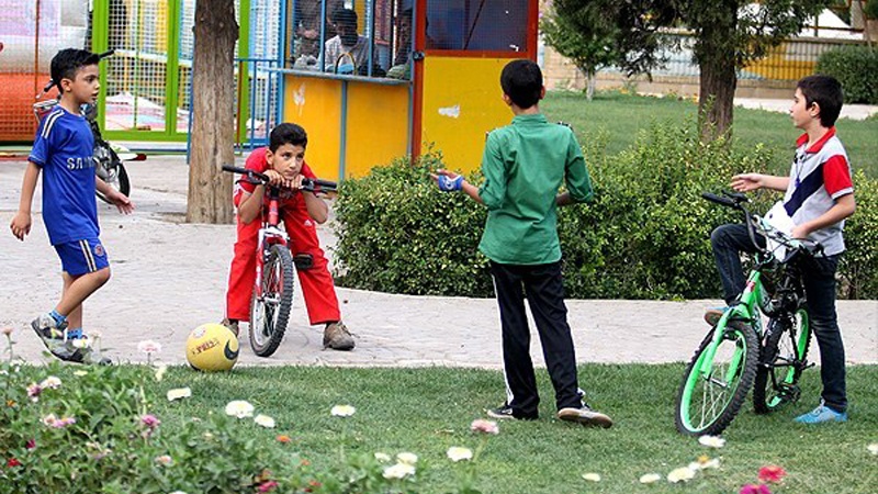 イランの子供達の長い夏休み