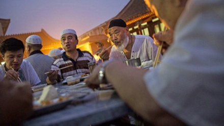 中国のムスリム居住区で、断食が制限