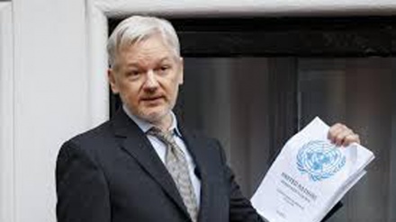 Assange vs Hillary, in arrivo altre mail