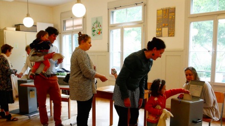 Svizzera, bocciato il reddito di cittadinanza: NO a 2.500 franchi 