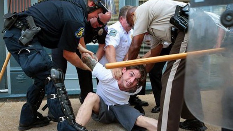 A violação dos direitos humanos, da ilusão à realidade 