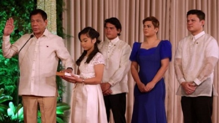 আমূল পরিবর্তের প্রতিশ্রুতি দিয়ে ফিলিপাইনের নয়া প্রেসিডেন্টের শপথ গ্রহণ