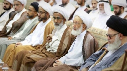 Top Bahraini religious scholars warns regime against targeting Shia Islam