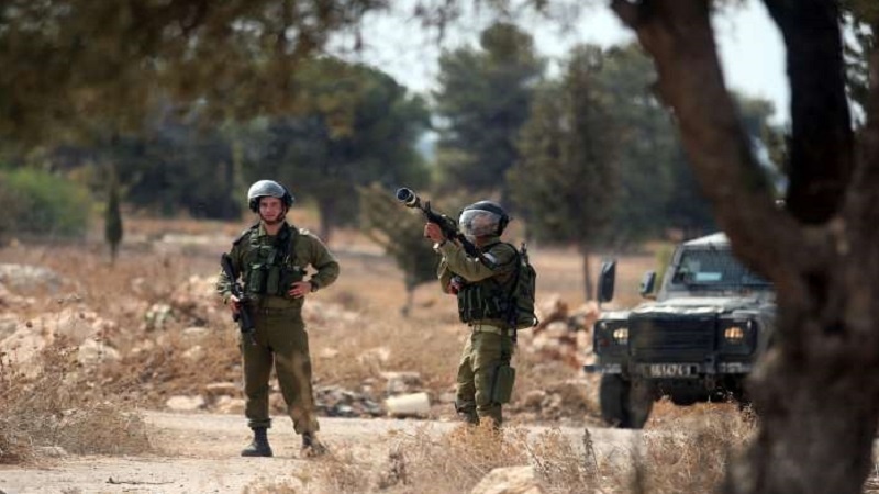イスラエル軍がパレスチナ人のデモ隊を襲撃、数名が負傷