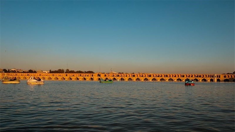 Rio Zayandeh-rud- Isfahán