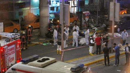 トルコ・イスタンブールの国際空港で爆弾テロ、数十名が死傷