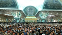 Warga Iran di peringatan hari wafat Imam Khomeini ra