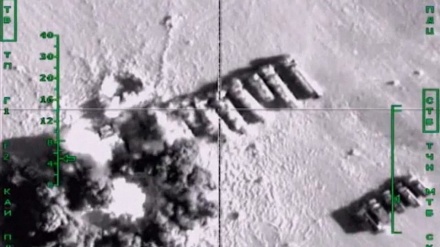 Syrien: Russische Kampfjets bombardieren IS-Öl-Raffinerie 