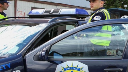 KOSOVSKA MITROVICA Bačena bomba na policijski automobil 