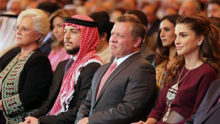 Jordan's King Abdullah swears in new government
