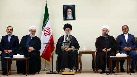 Kiongozi Muadhamu awausia viongozi wa serikali kufuata mwenendo wa Imam Ali (as)