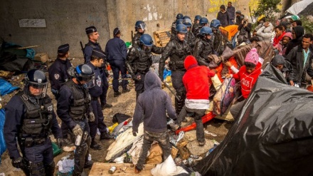 Francia/ migranti, rissa e spari a Calais: feriti