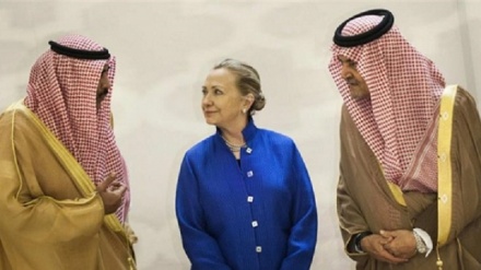 Wikileaks: Clinton ha confermato l'appoggio di Arabia Saudita e Qatar all'ISIS