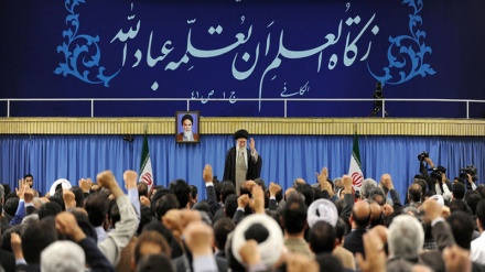 最高指導者による、イランの科学的な成長加速の強調