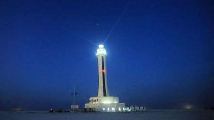 中国在南海岛礁第四座大型灯塔已完工发光