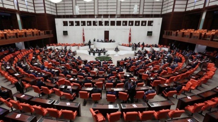Turchia: parlamento turco estende mandato operazioni militari di un altro anno in Siria e Iraq