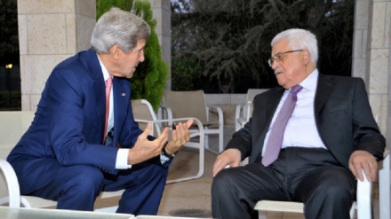 הנשיא הפלסטיני אבו מאזן נועד עם ג'ון קרי בפריז