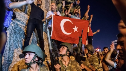 Stavovi različitih ličnosti o vojnom udaru u Turskoj