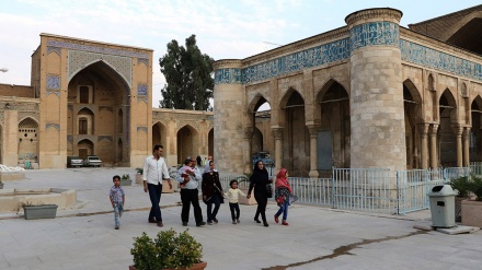イラン人の文化におけるモスクの地位（３）