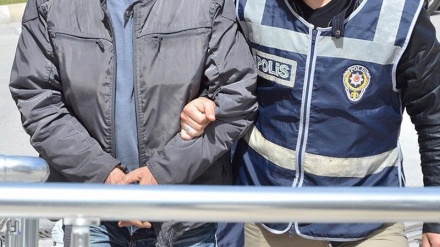 Amirallerin de bulunduğu 6 muvazzaf subay hakkında gözaltı kararı