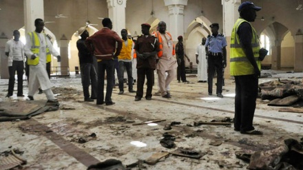 Bom Bunuh Diri Guncang Masjid Nigeria