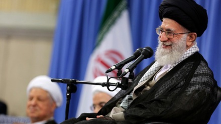 Stellungnahmen  von Revolutionsoberhaupt Ajatollah Khamenei am  diesjährigen Fitr-Fest  