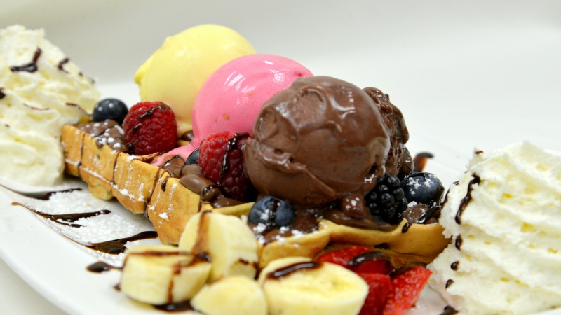 イランでクレープとワッフル