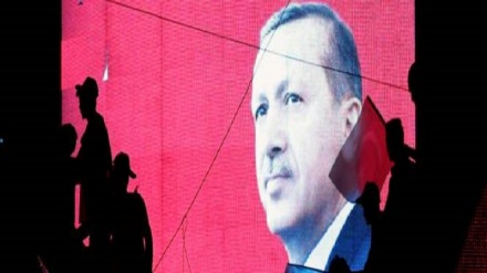 Erdogan afrohet me Rusinë pas përpjekjes për grusht shtet në Turqi