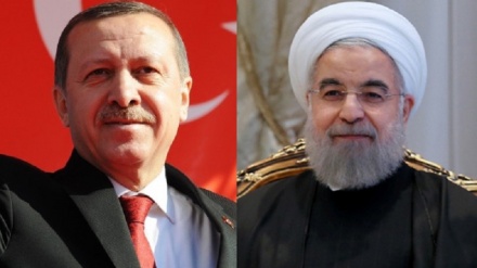 Рӯҳонӣ: Эрон дар канори давлати қонунӣ ва миллати Туркия мемонад