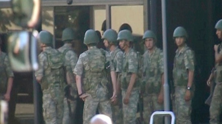 Extraditarán a militares turcos golpista que huyeron a Grecia