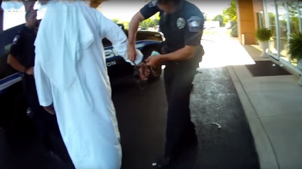 BAE, vatandaşlarından yurt dışı gezilerinde Arap kıyafetleri giymeleri konusunda uyardı