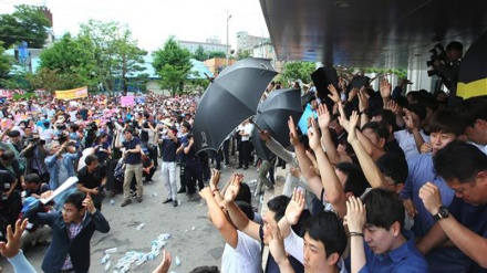 थाड तंत्र के ख़िलाफ़ दक्षिण कोरिया के प्रधान मंत्री पर जनता ने अंडे फेंके