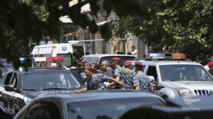 Armenia: resa commando asserragliato