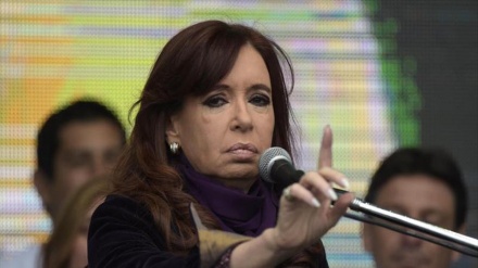 Fernández acusa a Macri de querer eliminarla como la dictadura