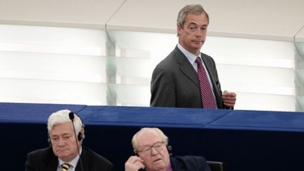 Brexit, crisi fondi immobiliari affossa sterlina, Londra -1,25%