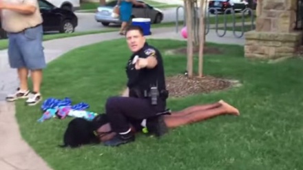 揭露美国人权档案