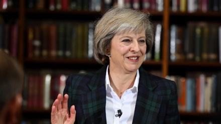 Theresa May löst David Cameron ab