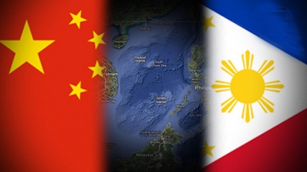 中国が、南シナ海にフィリピン領の人工島を造成



