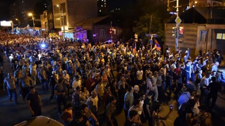 Ermenistan'da protesto eylemleri sürüyor