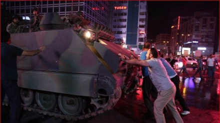 Türkiye'deki partilerden darbe girişimine tepki