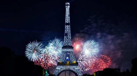 Torre Eiffel de París registra un ‘incendio’ mientras Niza vive ‘ataque terrorista’